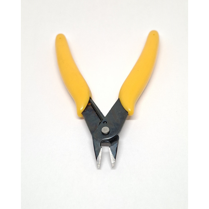 LTAES002 : Pince coupante