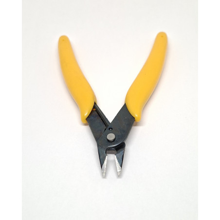 LTAES002 : Pince coupante